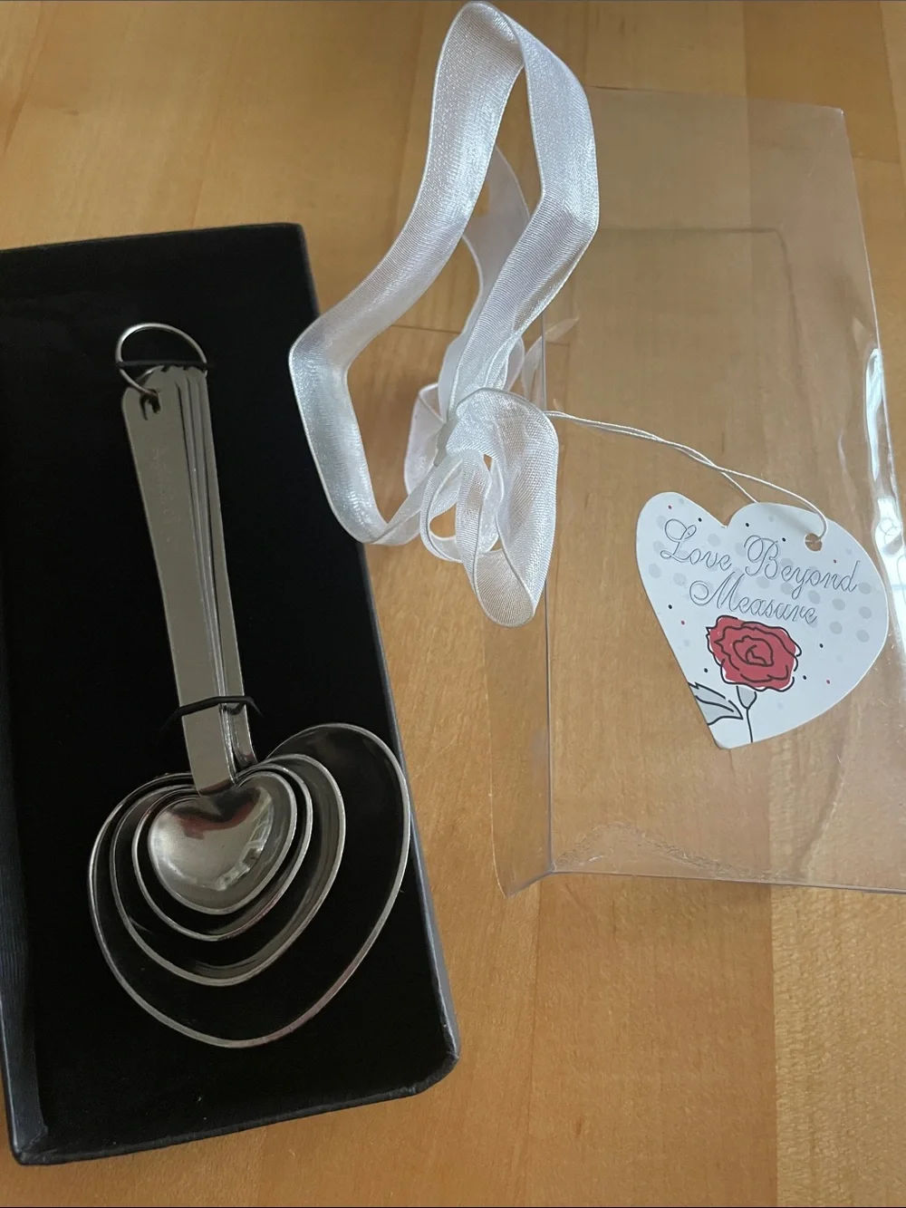 Heart-Shaped Nesting Measuring Spoons - Silver